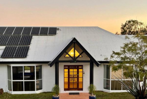 Noosa Hinterland Escape with a Mountain View